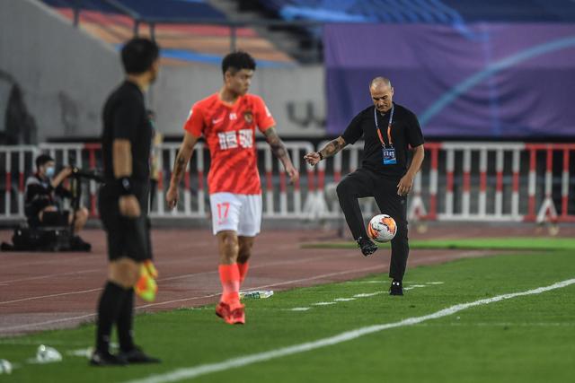 高芙因网暴宣布退赛 日本球迷积极声援